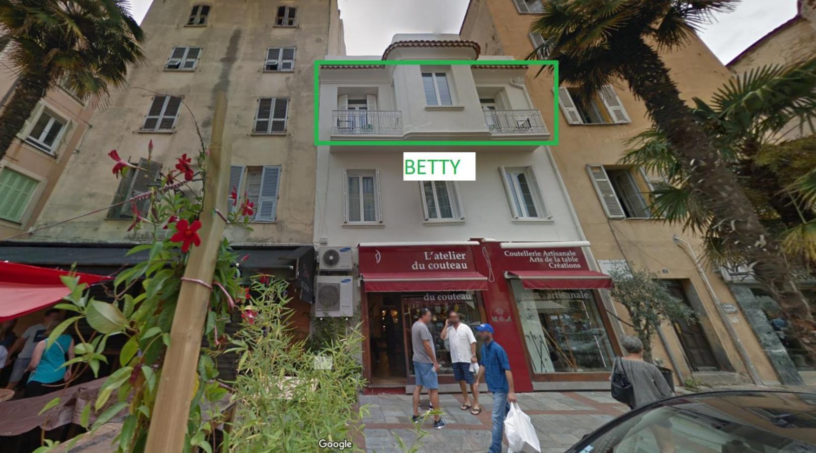 Les Suites R Bonaparte - Appartements De Standing Au Coeur De La Vieille Ville Pietonne Ajaccio  Cameră foto